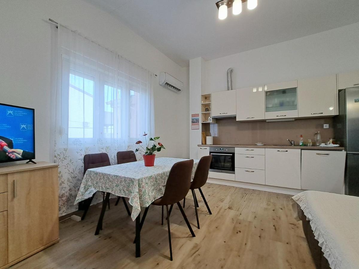 Holiday Apartman Kaštela 外观 照片
